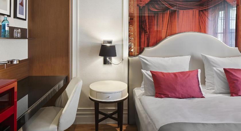 Image of Deluxe Room 1