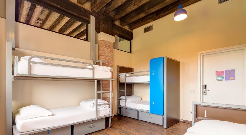 Image of Family Room for 5 3