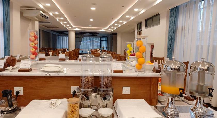Dragon Phoenix Hotel - image 12