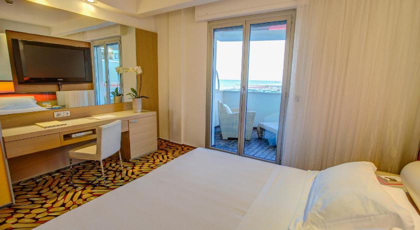 Hotel Waldorf- Premier Resort
