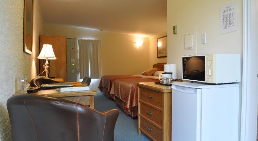 Summerland Motel photo