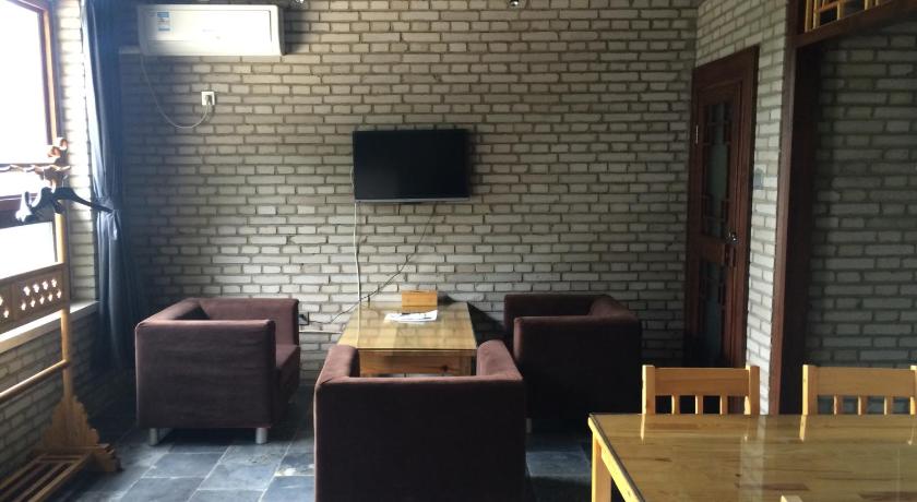 Image of Family Studio 3