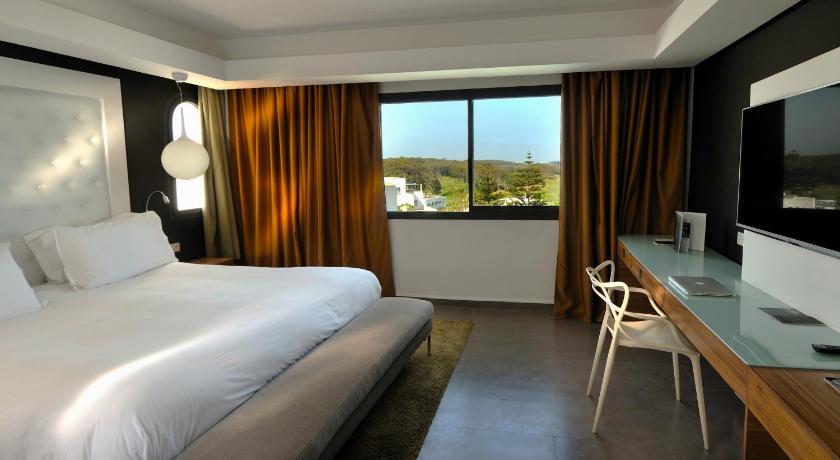 Image of JUNIOR SUITE, 1 King Size Bed. 5