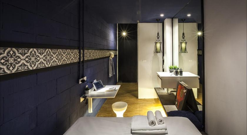Image of Double Room with Private Bathroom 6