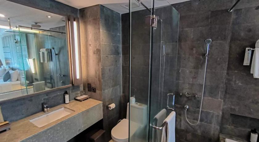 Image of Deluxe King Room 13