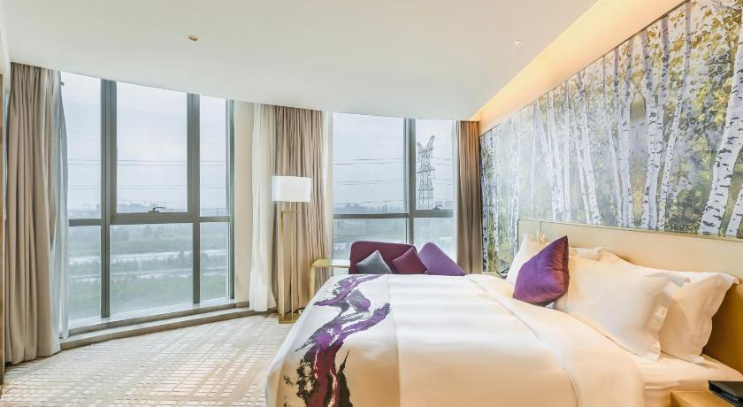 Image of 1 King Premier Room 1