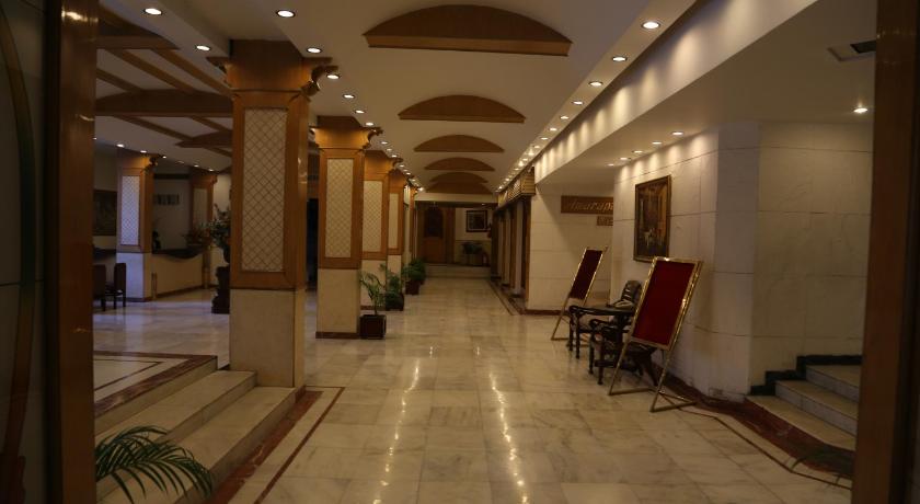 Aveda Hotel Kamal