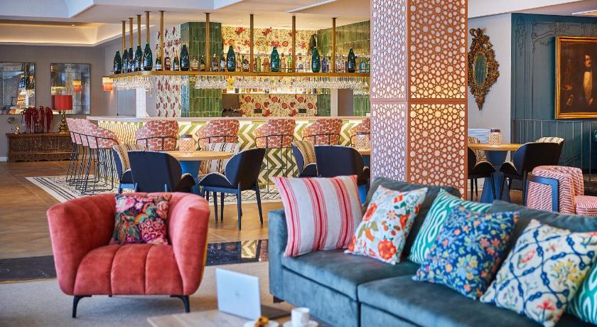 セビリア Hesperia Sevilla 4つ星 ホテル 外観