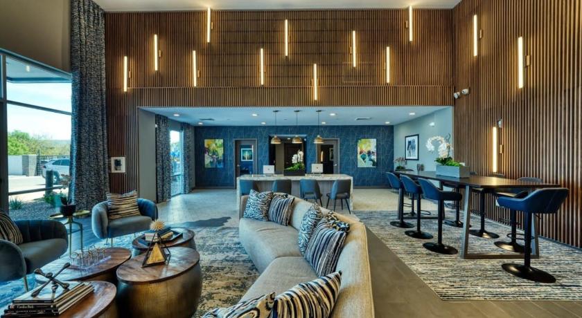 피닉스 (AZ) TWO Modern Westgate CozySuites by stadium w pool 4성급 숙소 외관