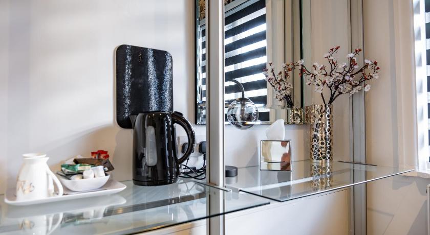 Image of Superior King Suite 13