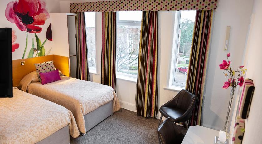 Image of Front Twin Room 1
