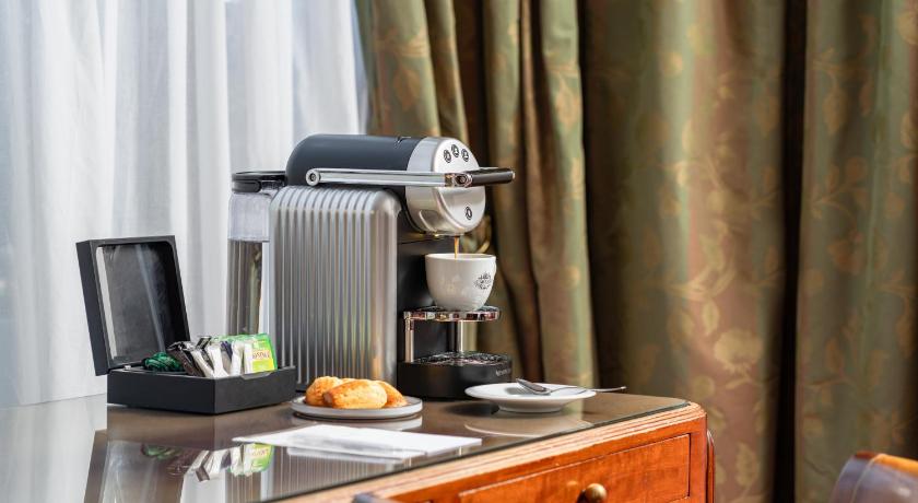 Image of Ambassador Suite 15