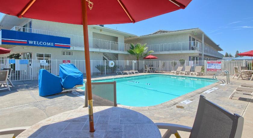 Motel 6-Tulare, CA