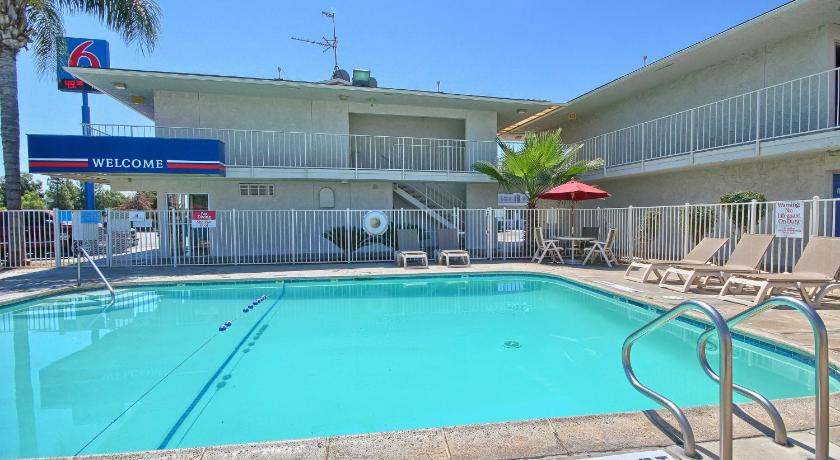 Motel 6-Tulare, CA