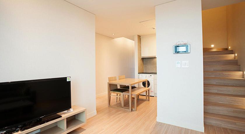Image of Three-Bedroom Townhouse 9