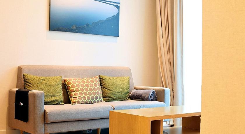 Image of Three-Bedroom Townhouse 14