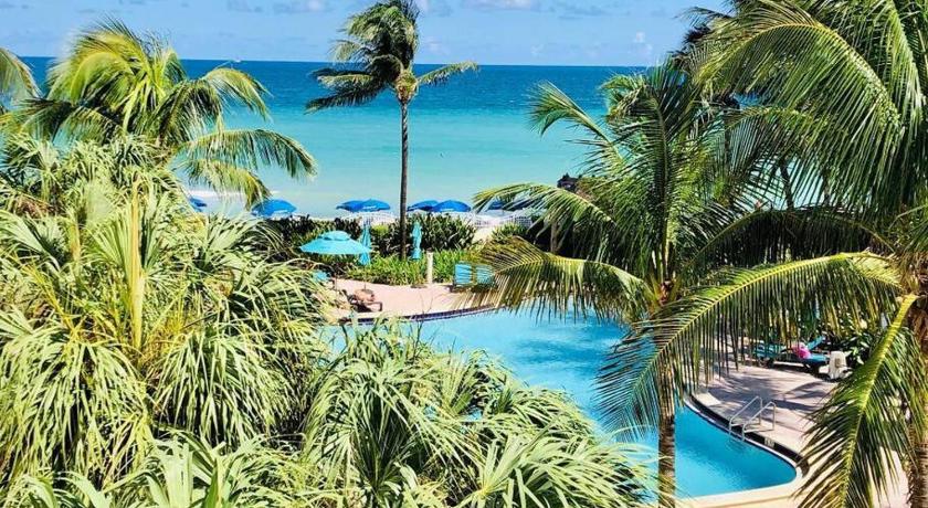 Special $$$! 2 Bedroom Oceanfront Condo in Hollywood/Hallandale Beach!