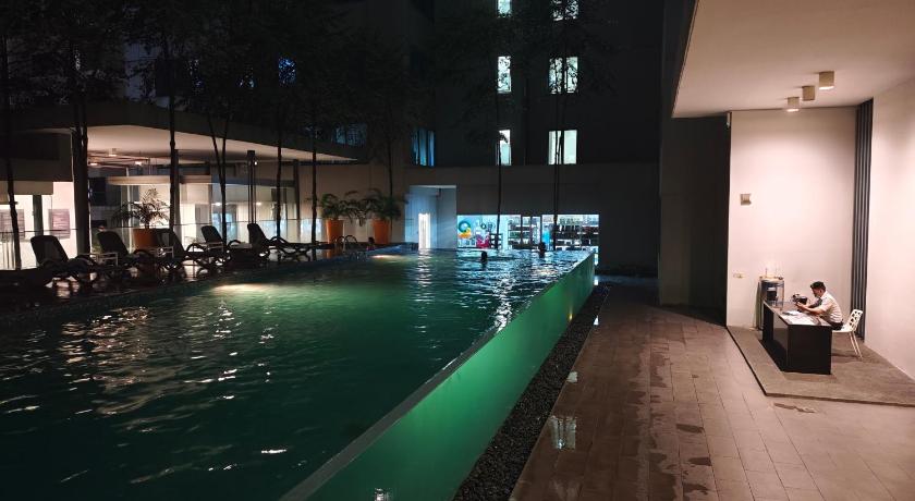 KLCC Apartment Summer Suites By CozyNest - image 7