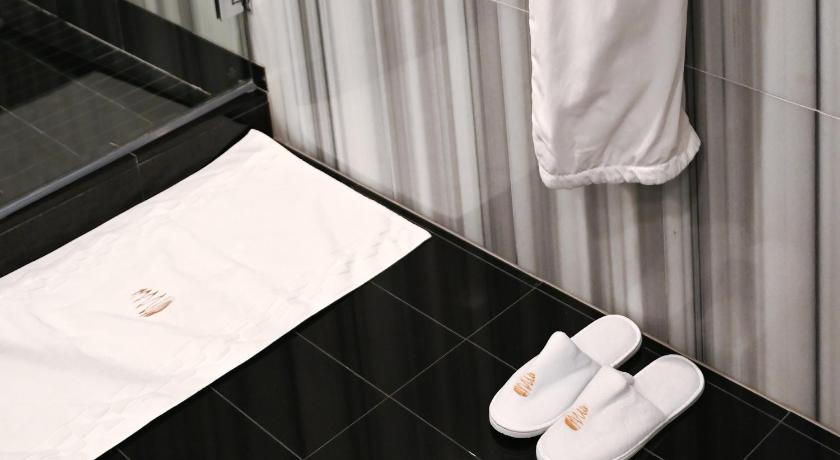 Image of 1 BEDROOM SUITE WITH BALCONY 16