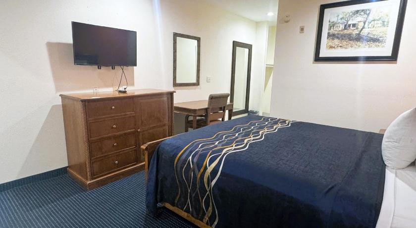 サンアントニオ Pecan Valley Inn & Suites 2つ星 宿泊施設 外観