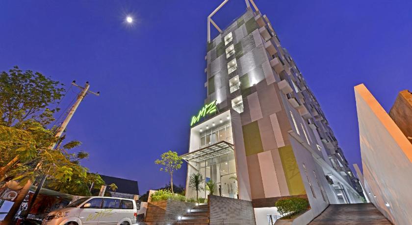 Whiz Hotel Pemuda Semarang photo