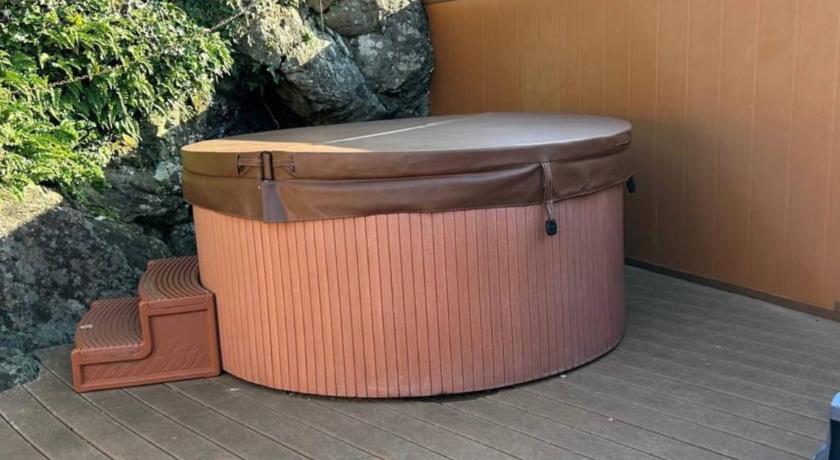 스미스 리버 Private Cabin 21 with Jacuzzi and Spacious Deck 4성급 숙소 외관