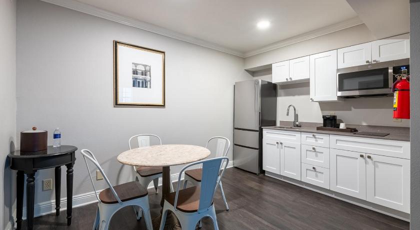 뉴올리언스 (LA) French Quarter Suites Hotel 3성급 숙소 외관