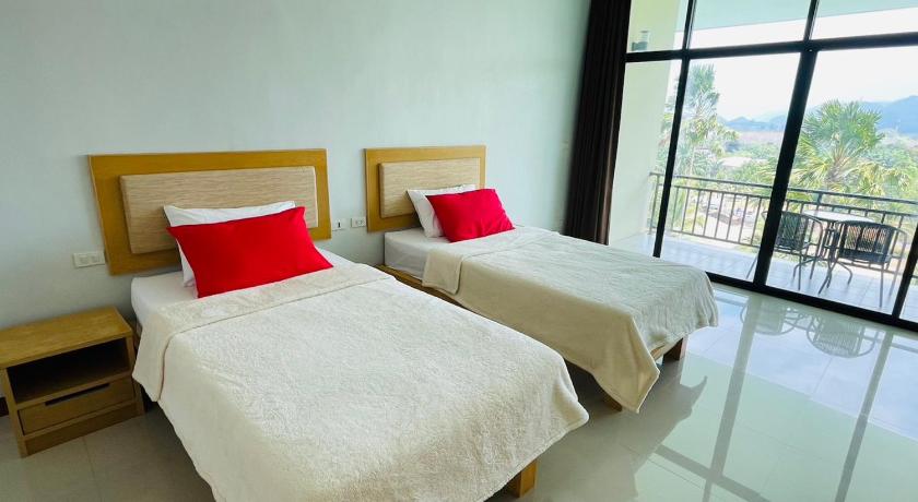 Image of Superior Triple 3 Beds 9
