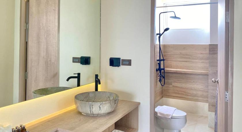 Image of Family Room with Sea View 2