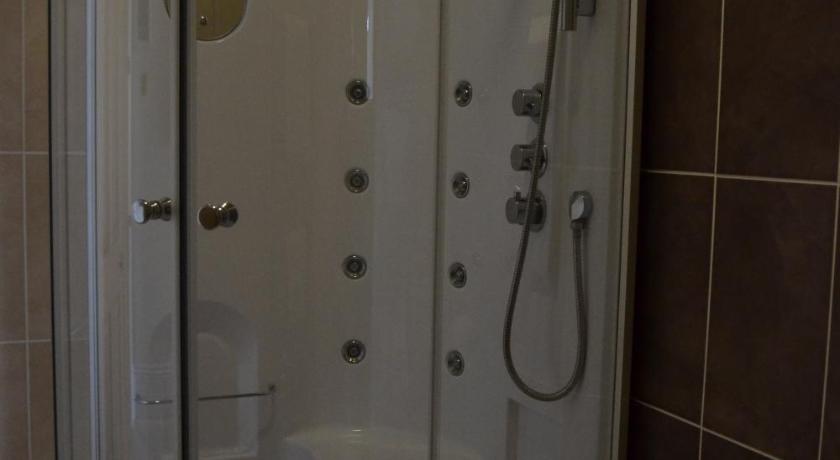 Image of Single Room with Shower 7