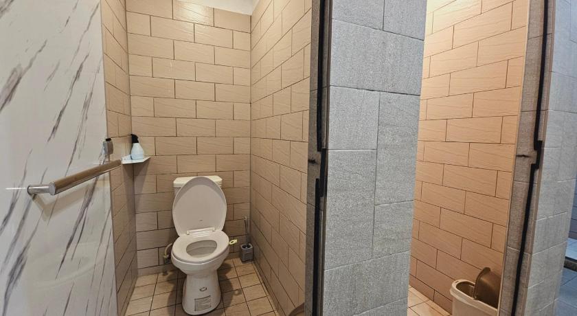 Image of Mixed Dorm 16