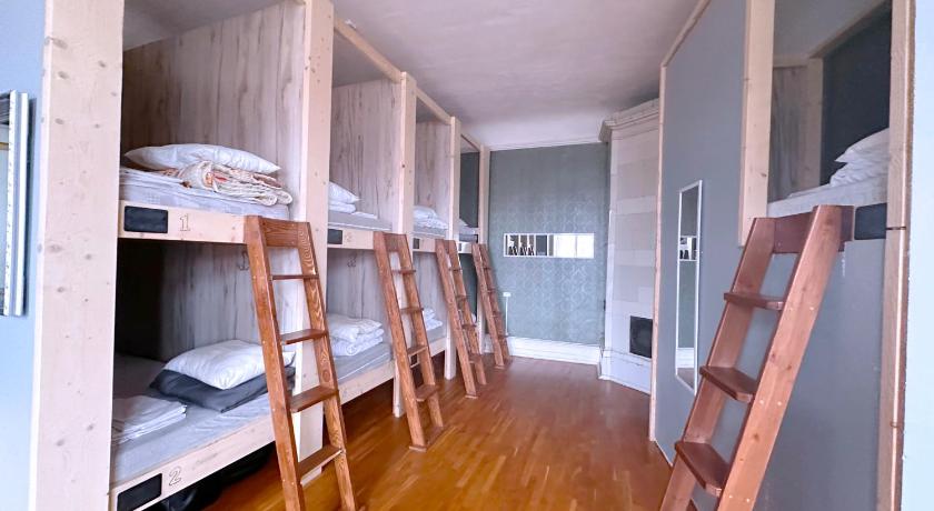 Image of 4-Bed Private Room 1