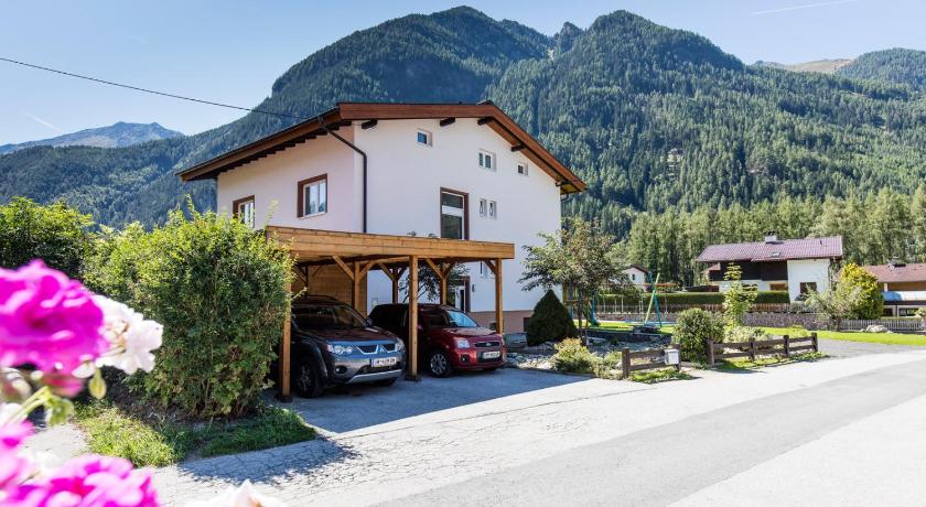 Haus Attos — Hotel in Umhausen