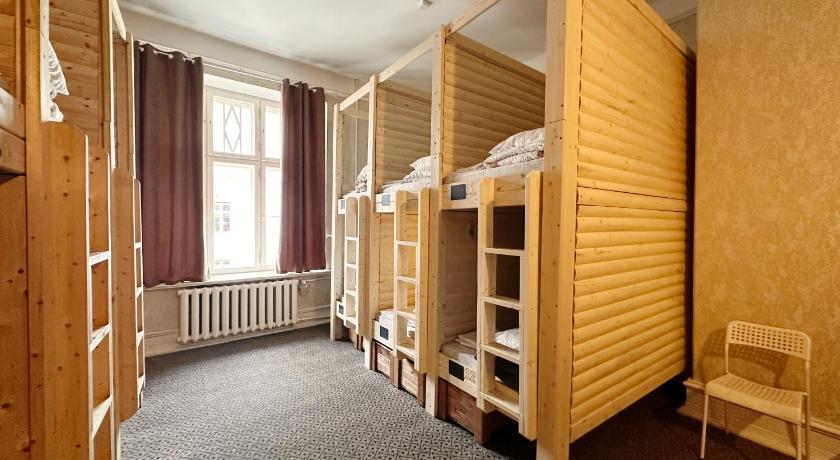 Image of 14-Bed Private Room 2