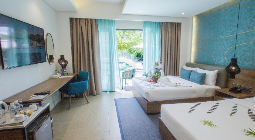Image of Premier Grand Room with Pool Access 1