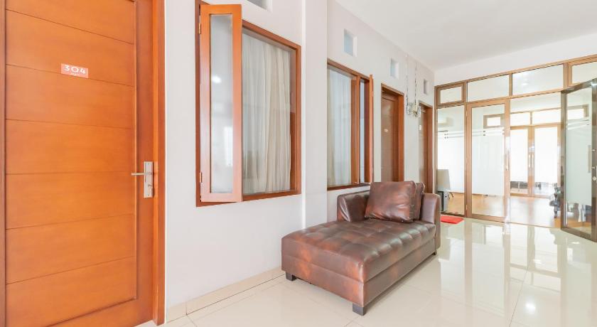 RedDoorz near Kiara Artha Park – Bandung, ID