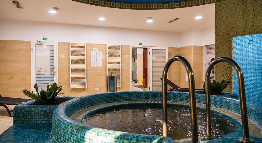 格勒 Hotel Golden Palace 4星级 酒店 餐厅