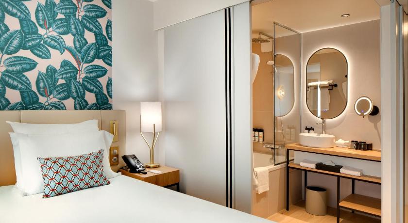 Image of Superior Room With 2 Single Beds 8