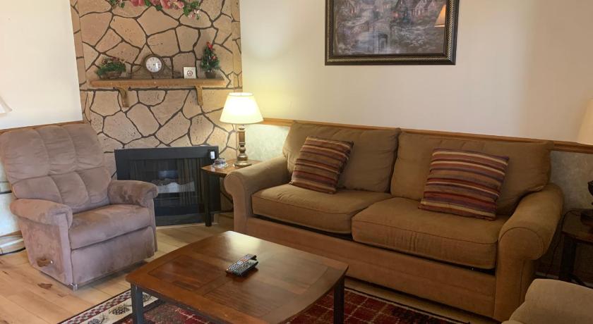 Image of Olde Gatlinburg 503 0