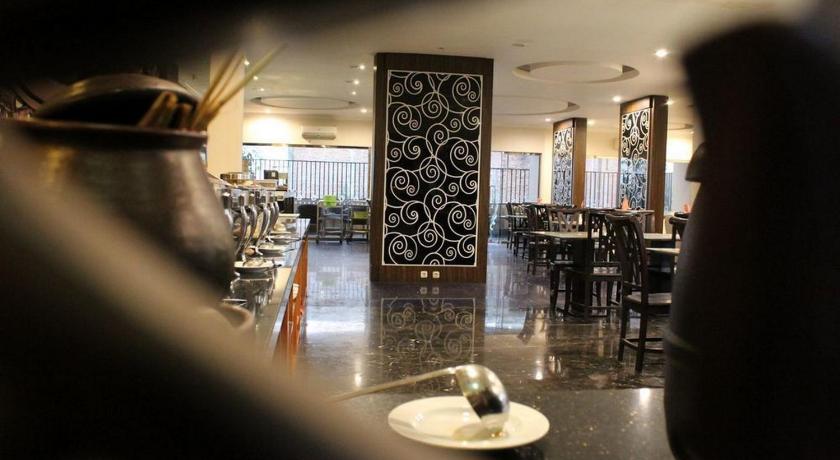The Aliante Hotel - image 20