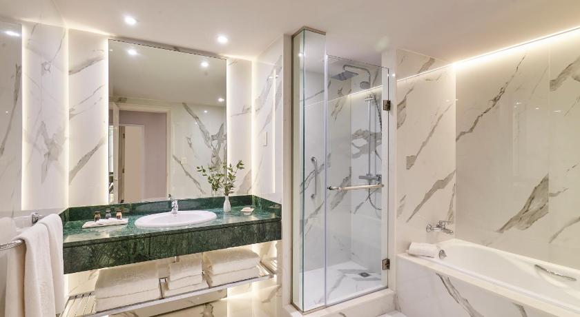 Image of Deluxe Room 2