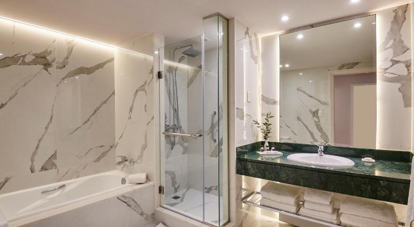 Image of Executive Suite 2