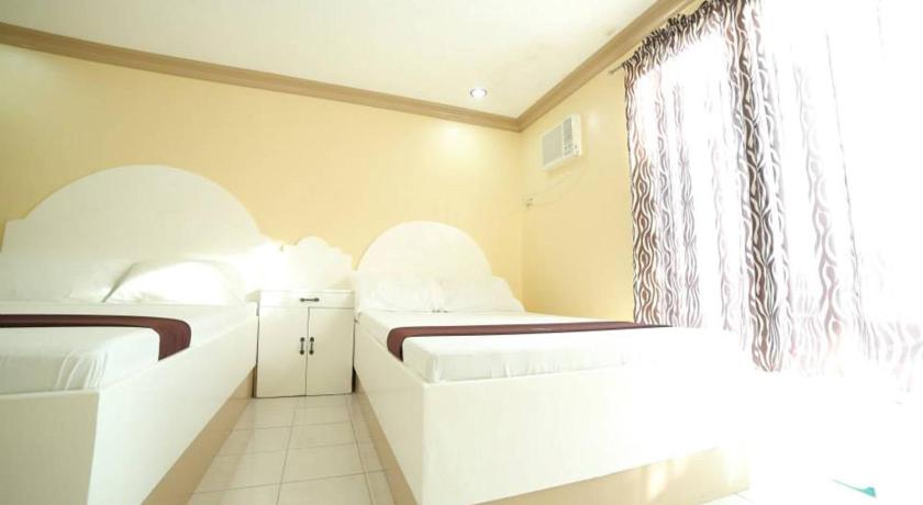 Image of Deluxe Quadruple Room 1