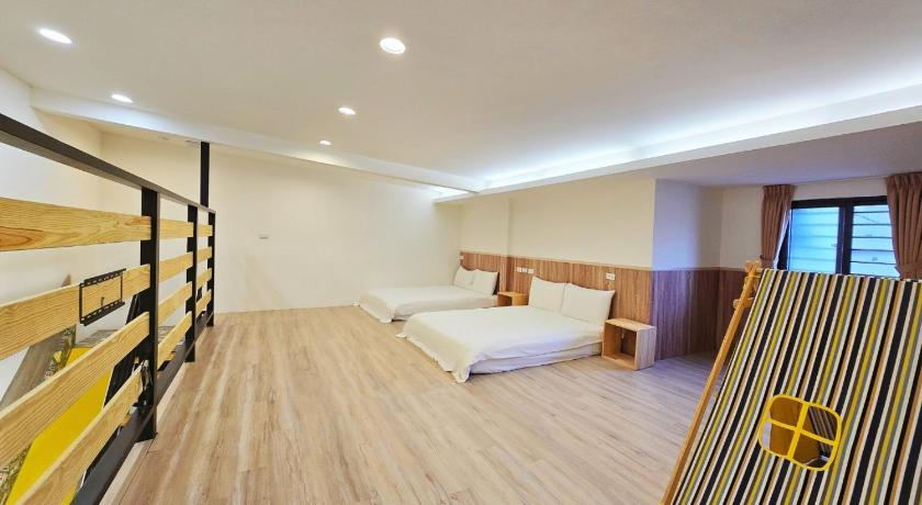 Image of Duplex Family Suite 9