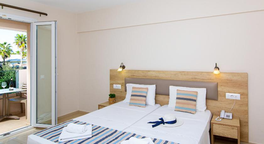 Image of Superior One-Bedroom Quadruple Apartment 11