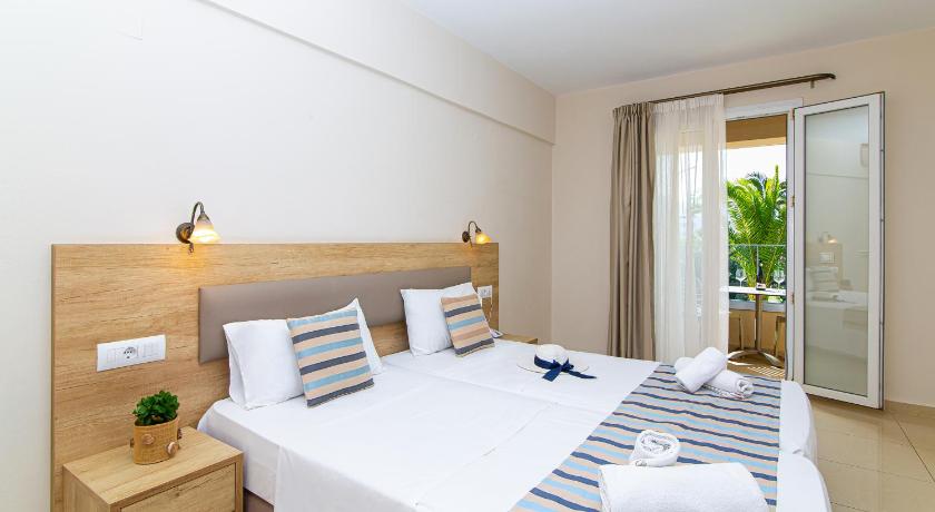 Image of Superior One-Bedroom Quadruple Apartment 12