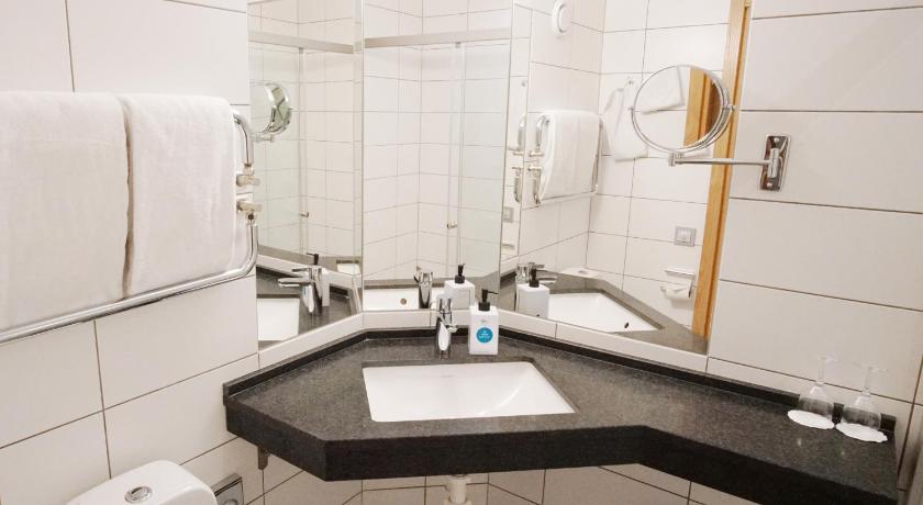 Image of Standard Twin Room 9