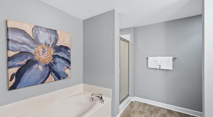 Image of Four-Bedroom Apartment with Sea View - 2106W 11