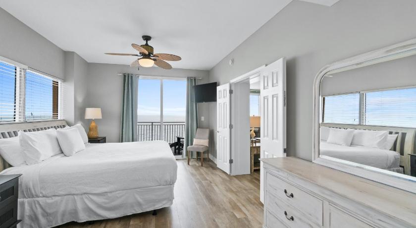 Image of Four-Bedroom Apartment with Sea View - 2106W 0