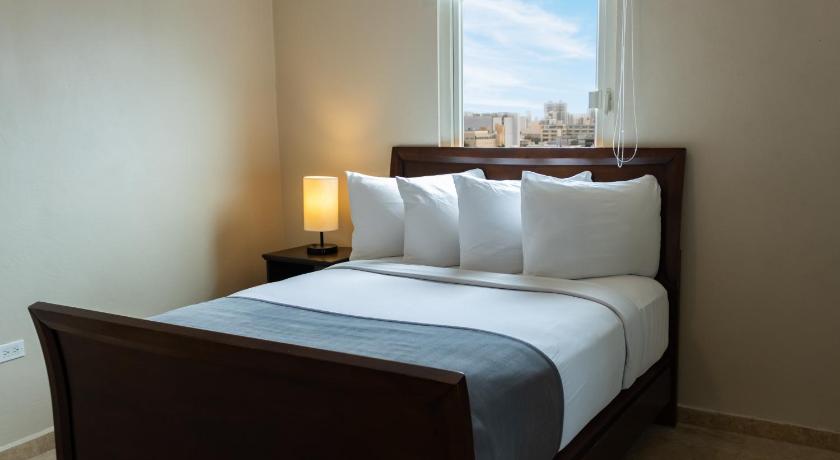Image of Deluxe Suite 14